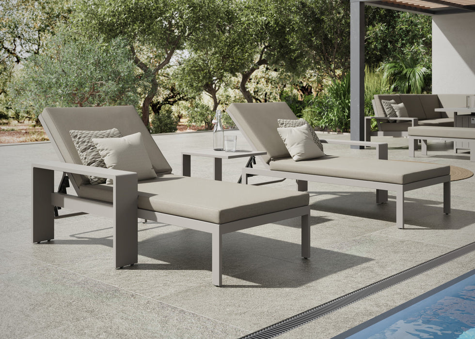 Venus Outdoor Aluminium sun lounger set with drinks table
