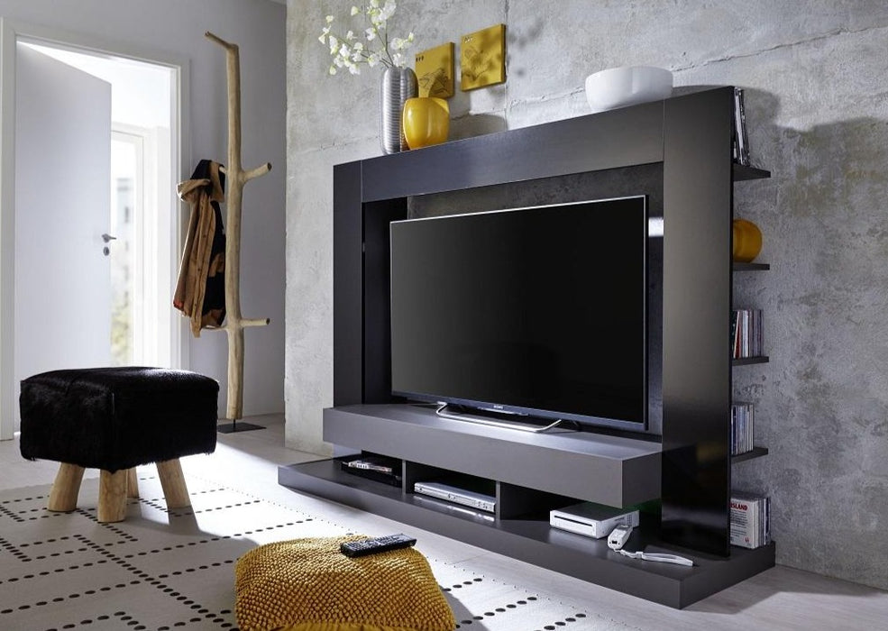 Media clearance entertainment center