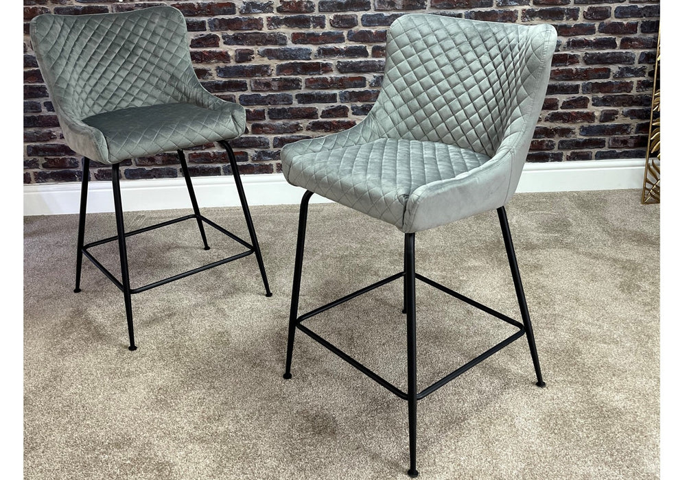 Modern Style 'Eve' Set of 2 Kitchen Breakfast Bar Stools Light Grey Velvet, Black Metal Leg