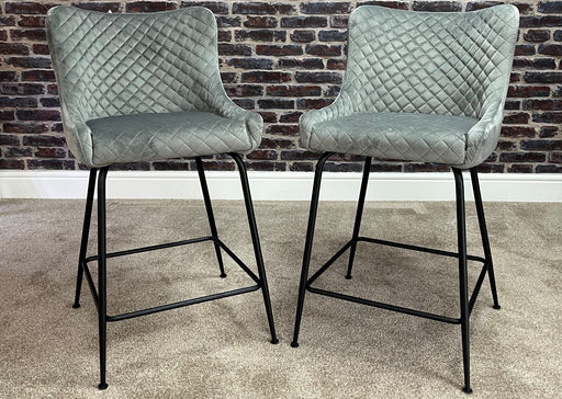 Modern Style 'Eve' Set of 2 Kitchen Breakfast Bar Stools Light Grey Velvet, Black Metal Leg